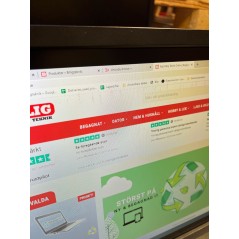 Skärmar begagnade - Dell 19" LCD-Skärm (beg med repor skärm - se bilder)