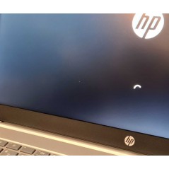 Laptop 14-15" - HP 15-fc0062no 15.6" Full HD Ryzen 5 8GB 256SSD Win 11 demo med röd pixel