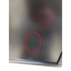 Skärmar begagnade - Dell 24" U2412M LED-skärm med repa på skärmytan (beg)