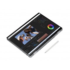 Laptop 16-17" - HP Envy x360 16-ad0047no 16" 2.8K OLED Touch Ryzen 7 16GB 1TB Win11 demo med bucklor undersida