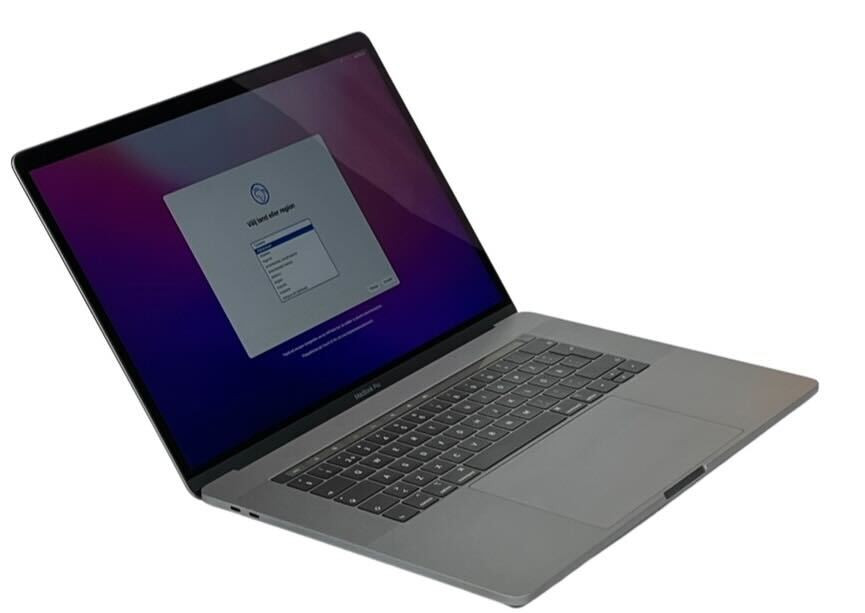 MacBook Pro 15-tum 2018 15" i9 16GB 512GB Space Gray (beg små märken skärm) |Som ny|