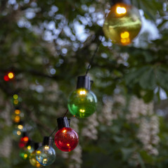 4.5 meters ljusslinga med 16st färgade LED-lampor (röd/grön/blå/gul)