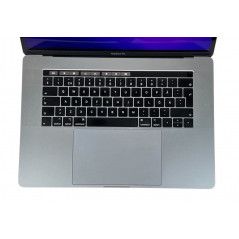 MacBook Pro 15-tum 2019 i7 16GB 512GB Silver (beg med små märken skärm*) Begagnad MacBook Pro - MacBook Pro 15-tum 2019 i7 16GB 512GB Silver (beg med små märken skärm*)