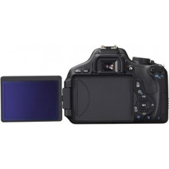 Digitalkamera - Canon EOS 600D + 18-55/3,5-5,6 IS + fjärr och 2 batterier