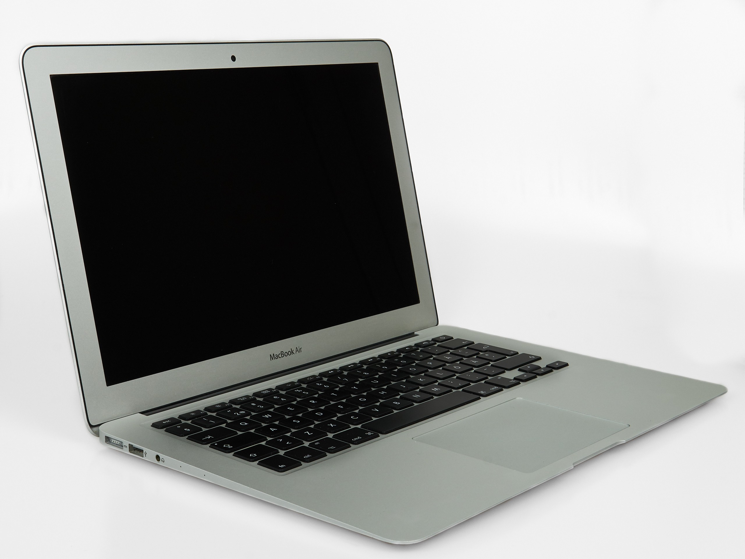 MacBook Air - Early 2015 (beg med mura och saknad tangent)