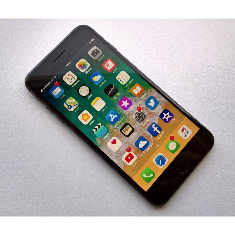 iPhone begagnad - iPhone 8 Plus 64GB rymdgrå (beg med repor skärm)